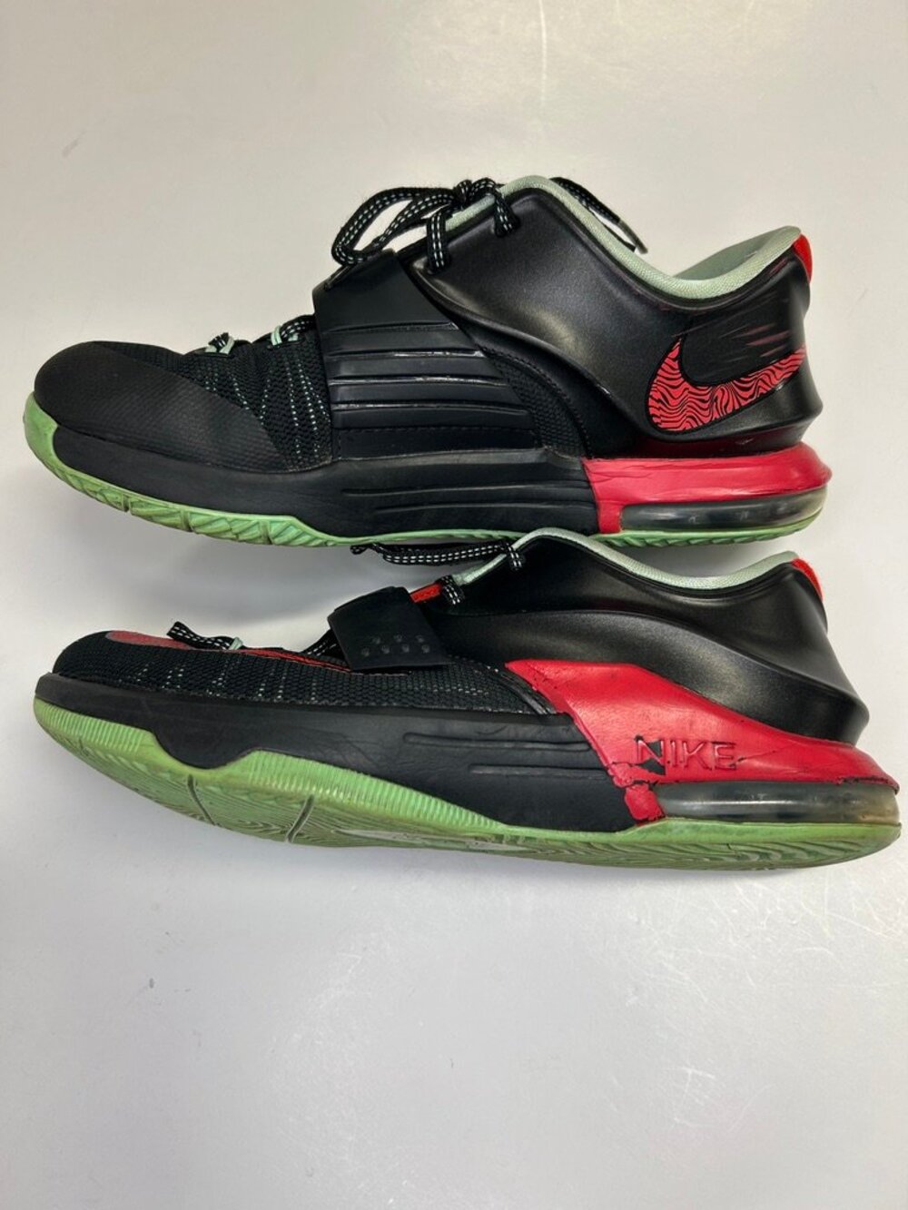 Nike KD 7 Youth 8.5Y Black Red Basketball Shoes Kevin Durant Sneakers Athletic
